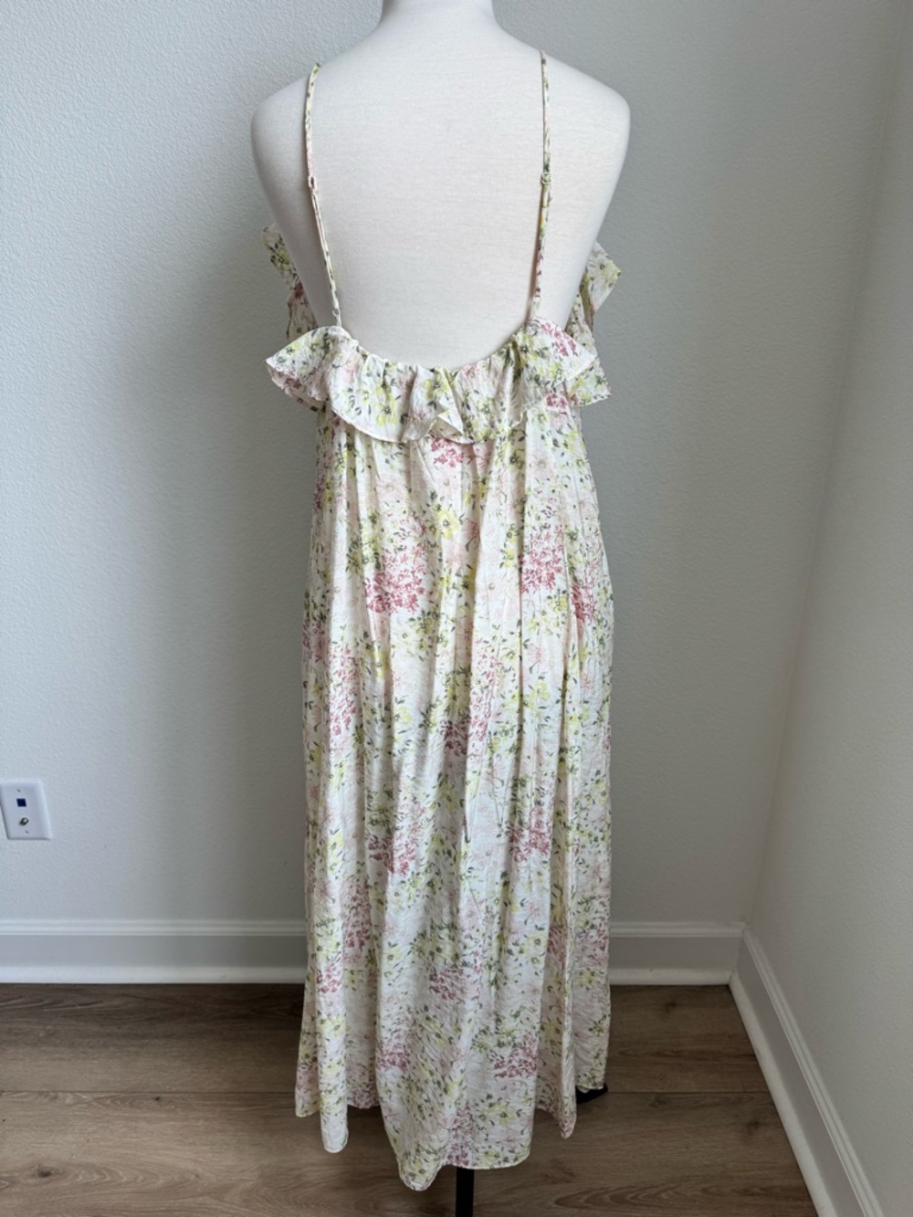 H&M Cream Floral Midi Dress - Picture 5 of 11